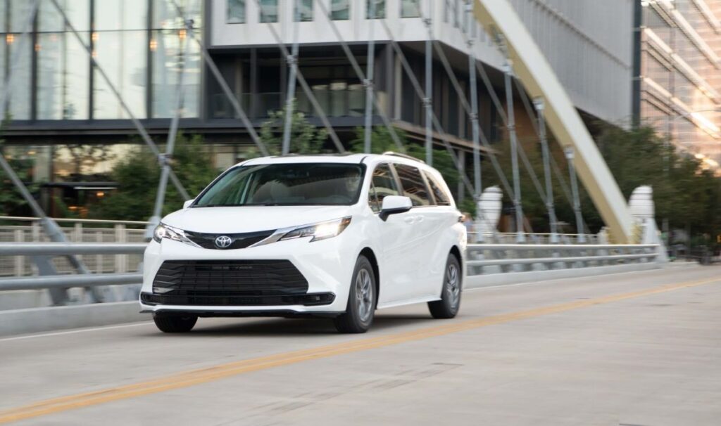 La Toyota Sienna del 2024 sigue su buen rumbo en el segmento de los minivans