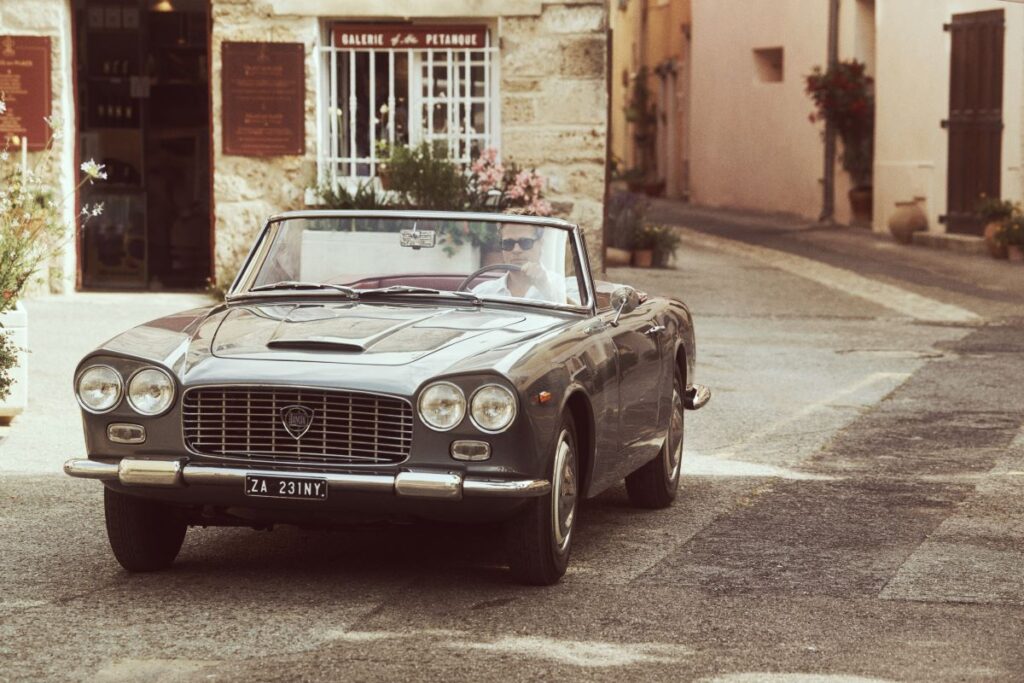 Brad Pitt se pasea con un Lancia Flaminia GT convertible presentado por Carrozeria Touring
