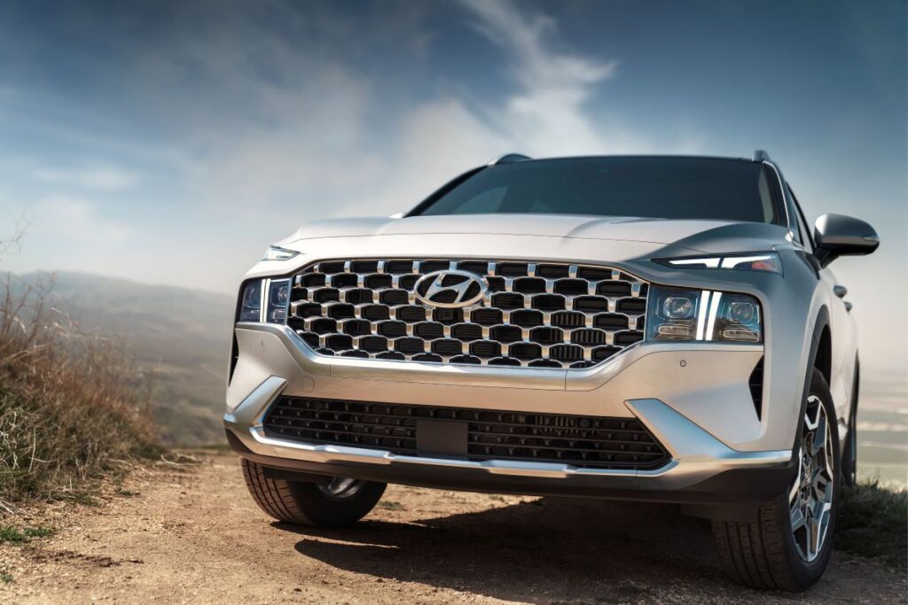 Hyundai Santa Fe HTRAC Plug-In del 2023, con muchas características de confort, tecnología y seguridad