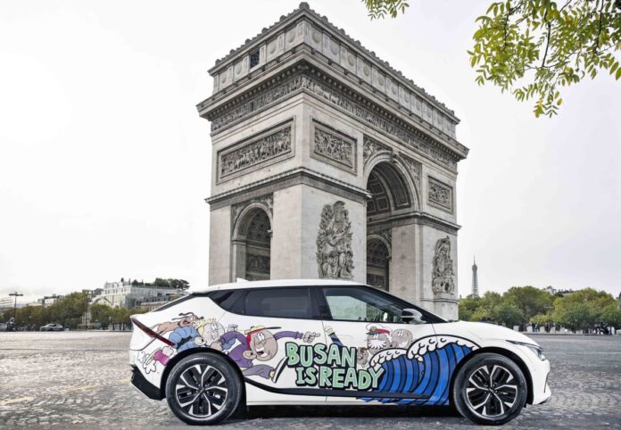 (Image4)HMGRollsOutArtCarsinParisSupportingBusan’sBidtoHost2030WorldExpo