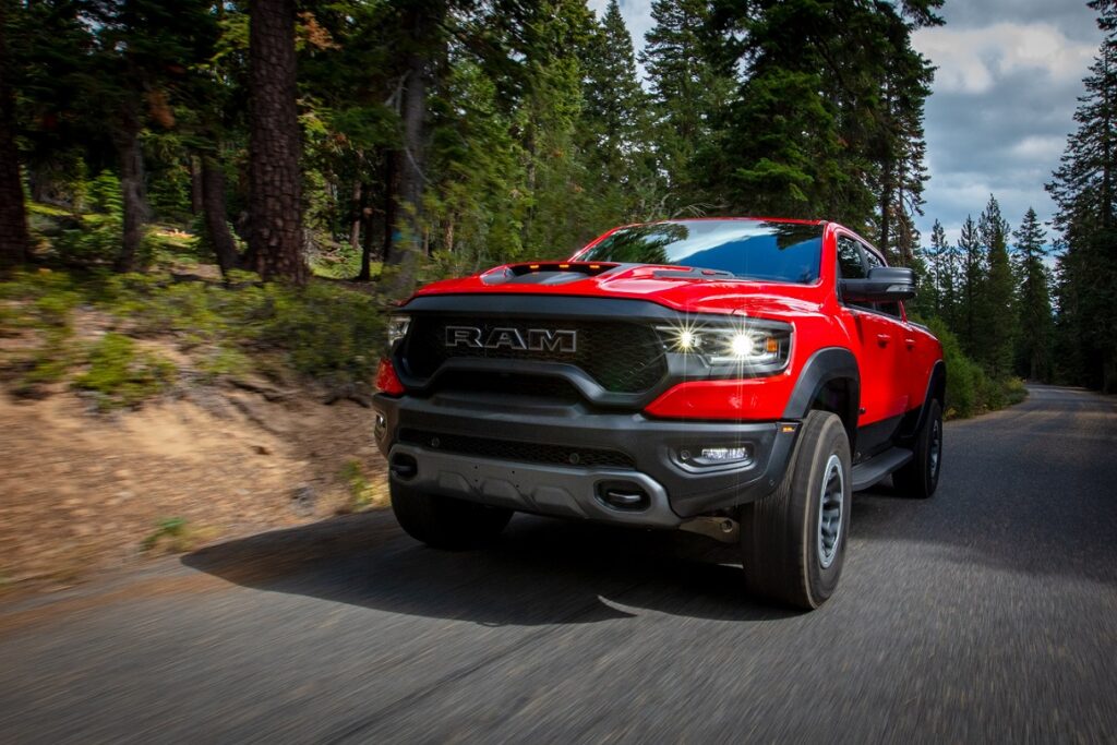 Miles de camionetas RAM del 2022 al 2023 deben ser retiradas del mercado