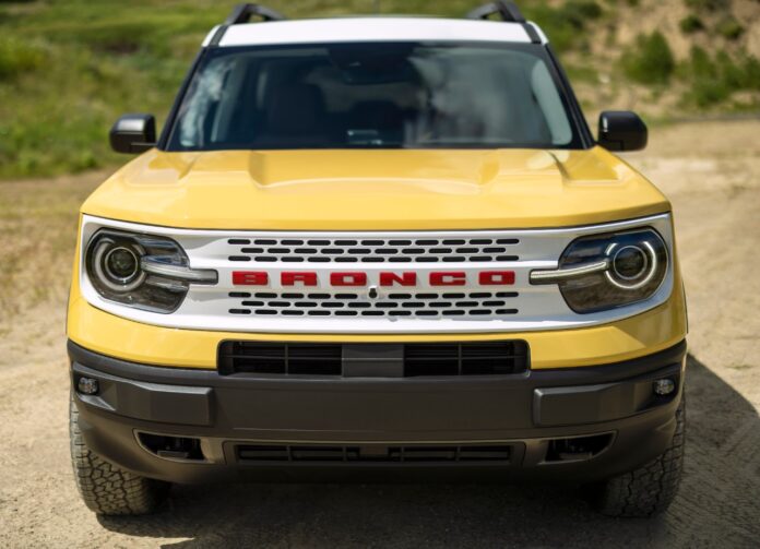 2023 Bronco Sport Heritage Limited Edition_Yellowstone_Metallic_03