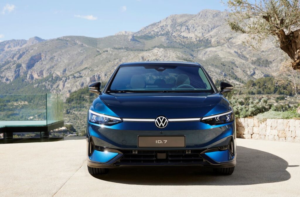 Volkswagen dio a conocer más especificaciones del sedán eléctrico ID.7 del 2025