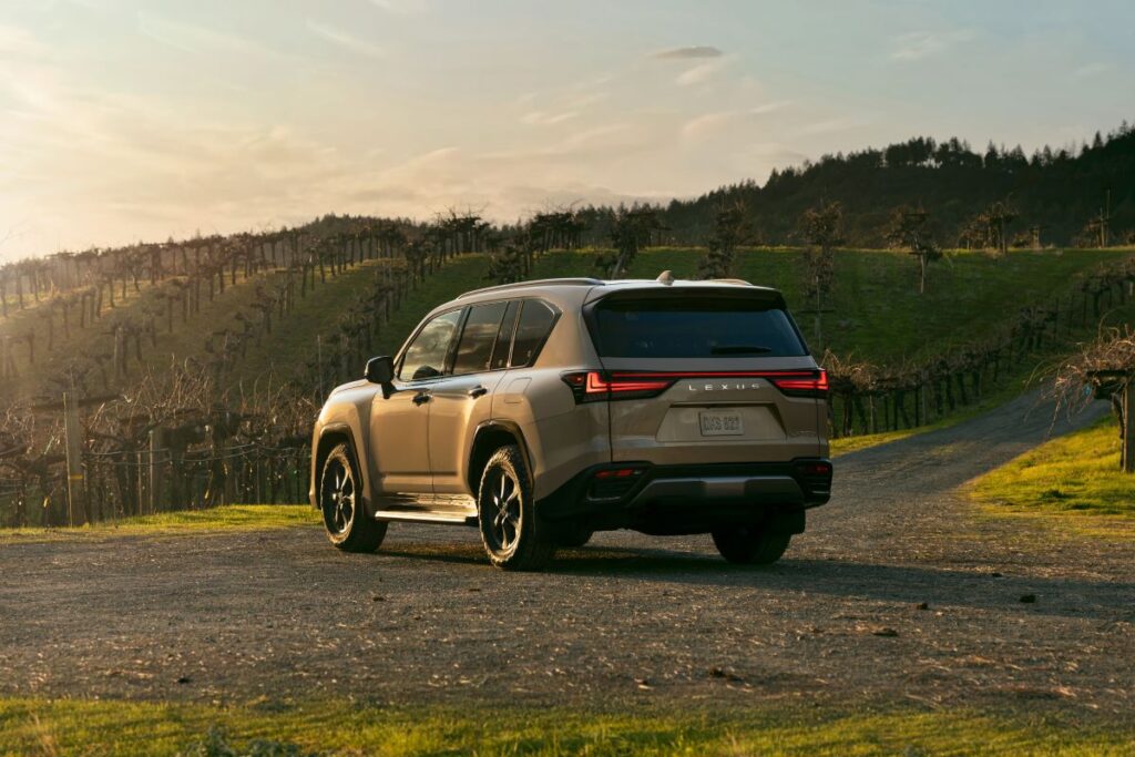EE.UU. El Lexus LX 700h Overtrail un buen híbrido 4×4, pero….