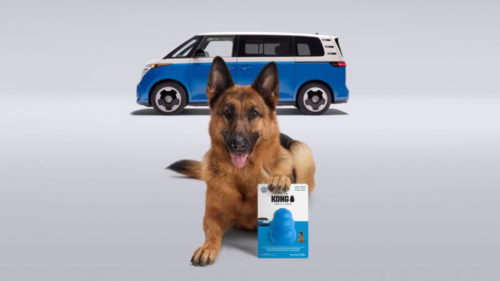 Volkswagen, KONG y VCA Charities desatan la alegría con un juguete para perros de edición limitada inspirado en el ID.Buzz.