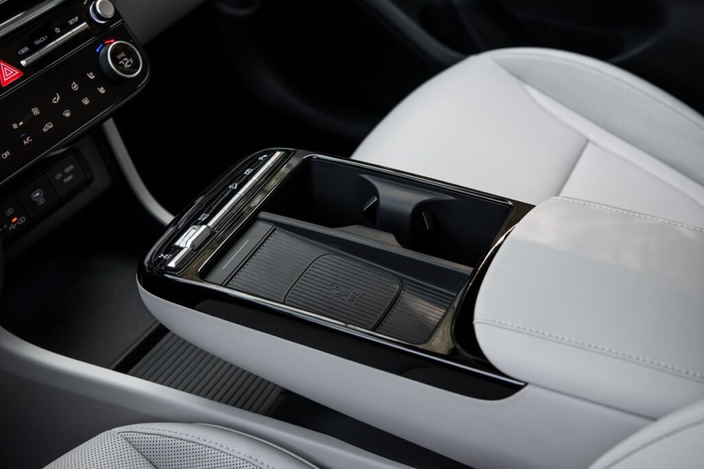 Los 5 autos del 2026 con el mejor acceso a puertos USB y cargadores en cabina